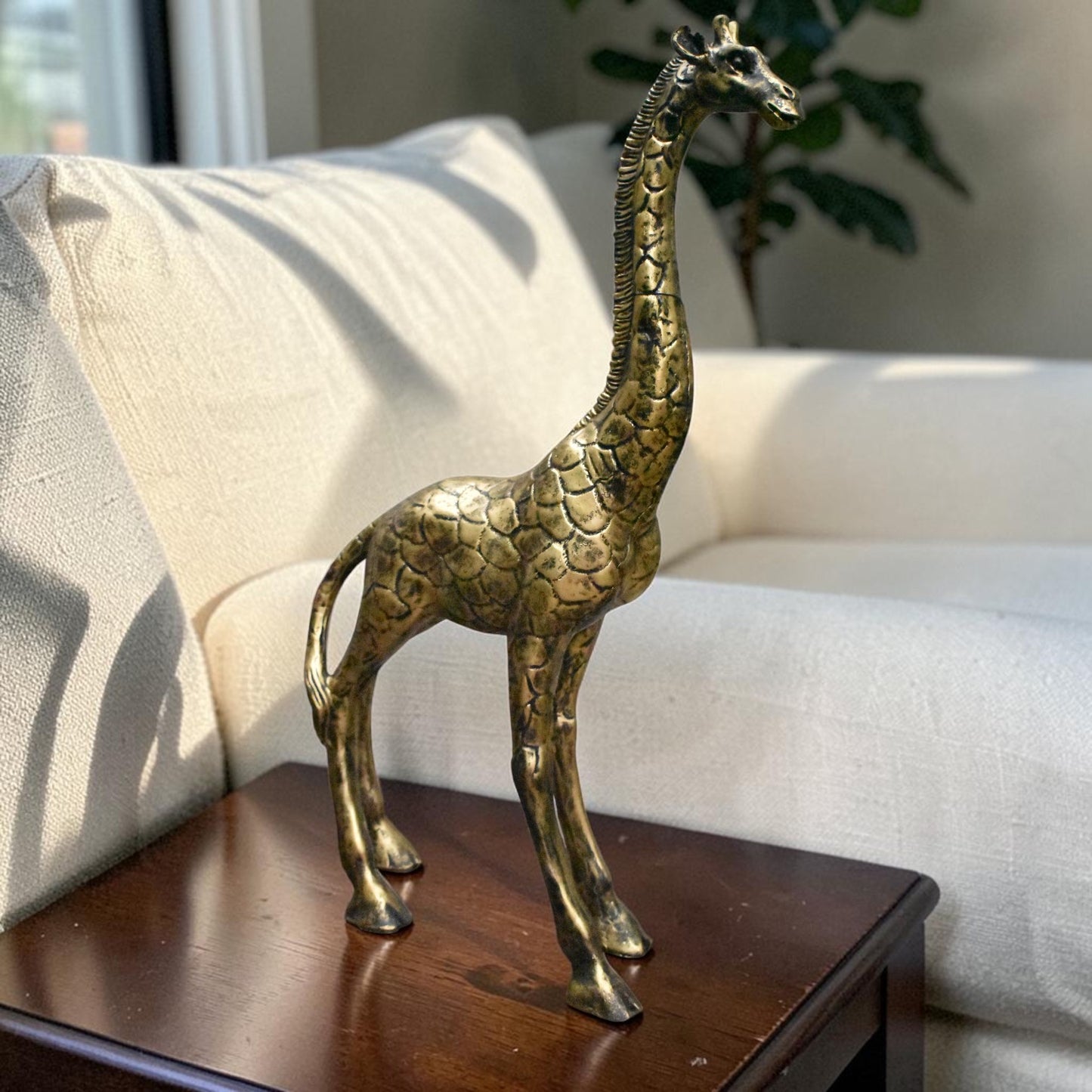 Safari Elegance™ – Giraffe Decorative Piece