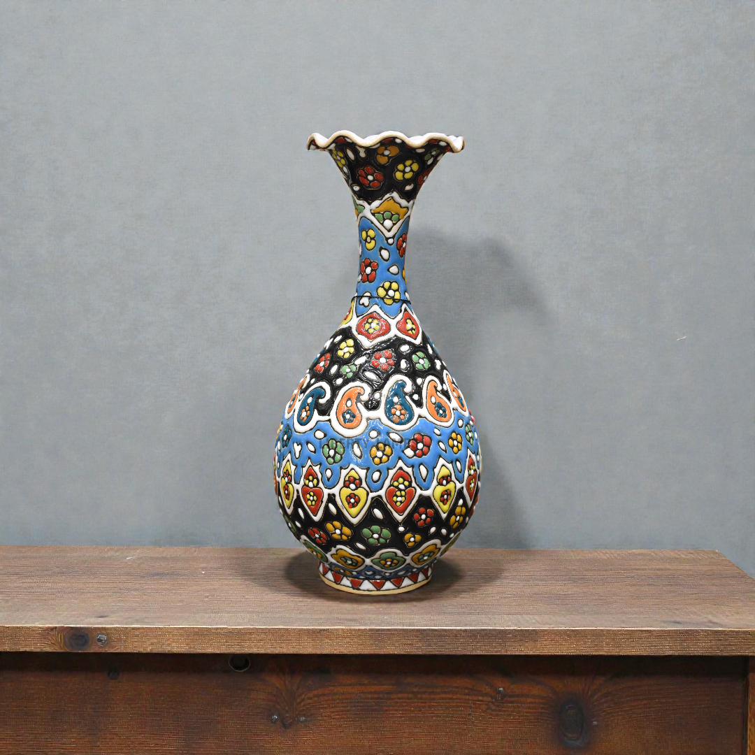 ✨ Elegant Ivory Porcelain Vase ✨