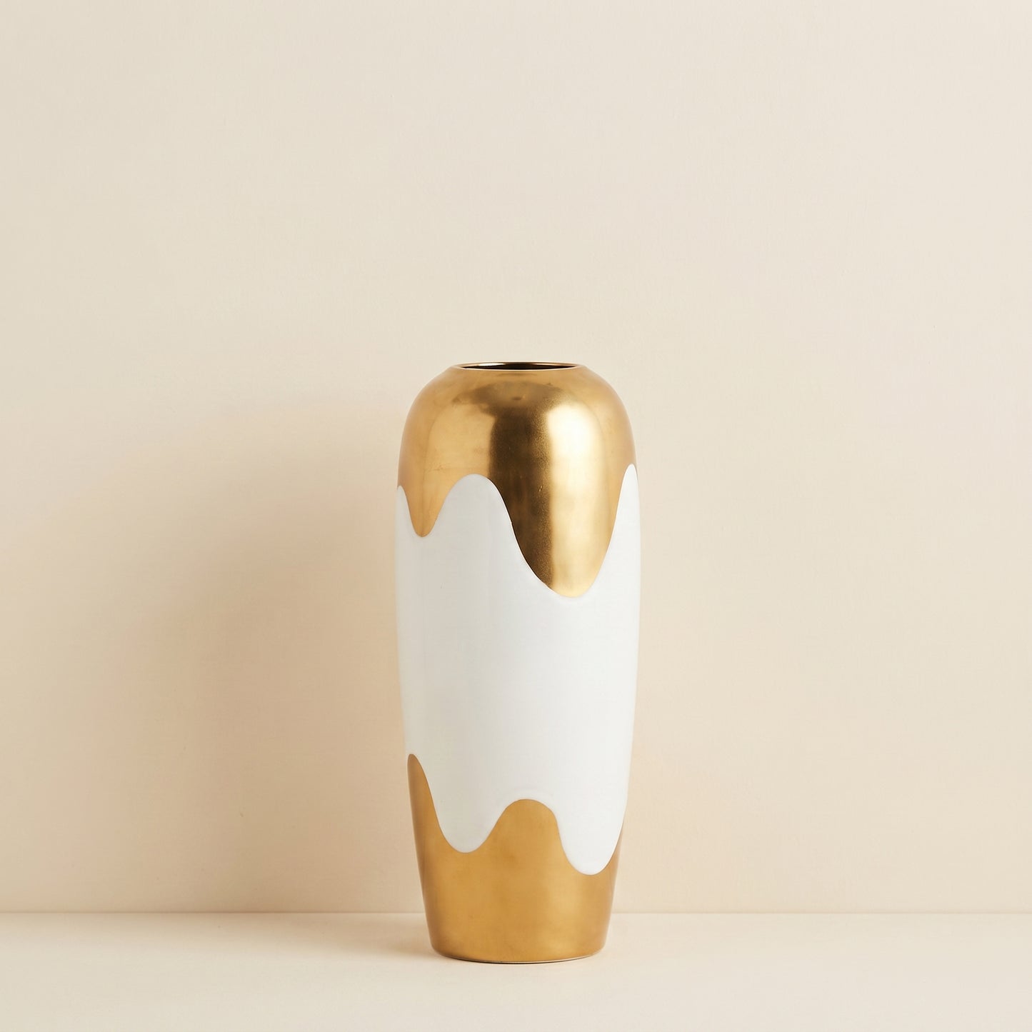 Classic Elegance™ – Porcelain Vase (10 Inch Height)