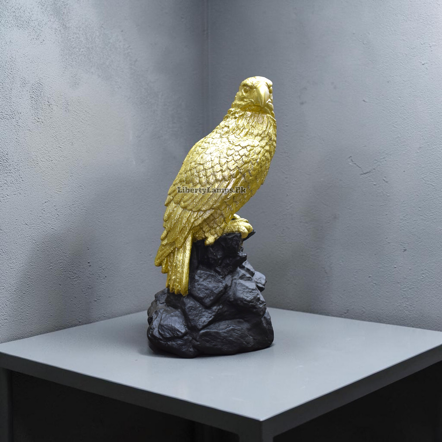 Sky Sovereign™ – Ryzen Eagle Decorative Sculpture