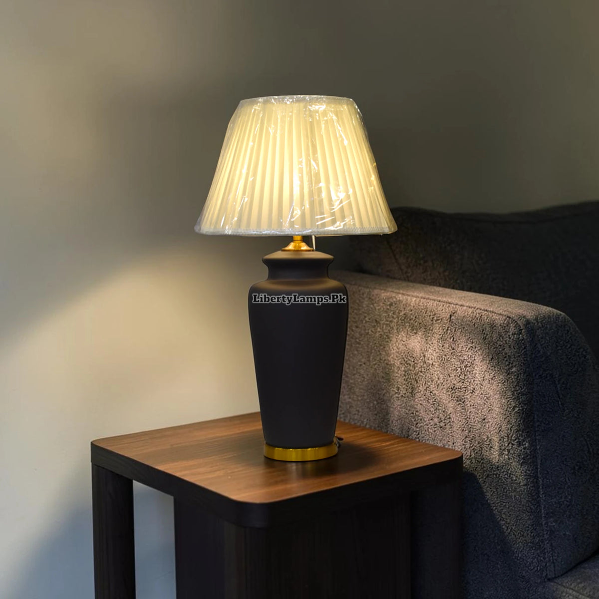 Ceramic Elegance – Refined Ceramic Table Lamp Pair
