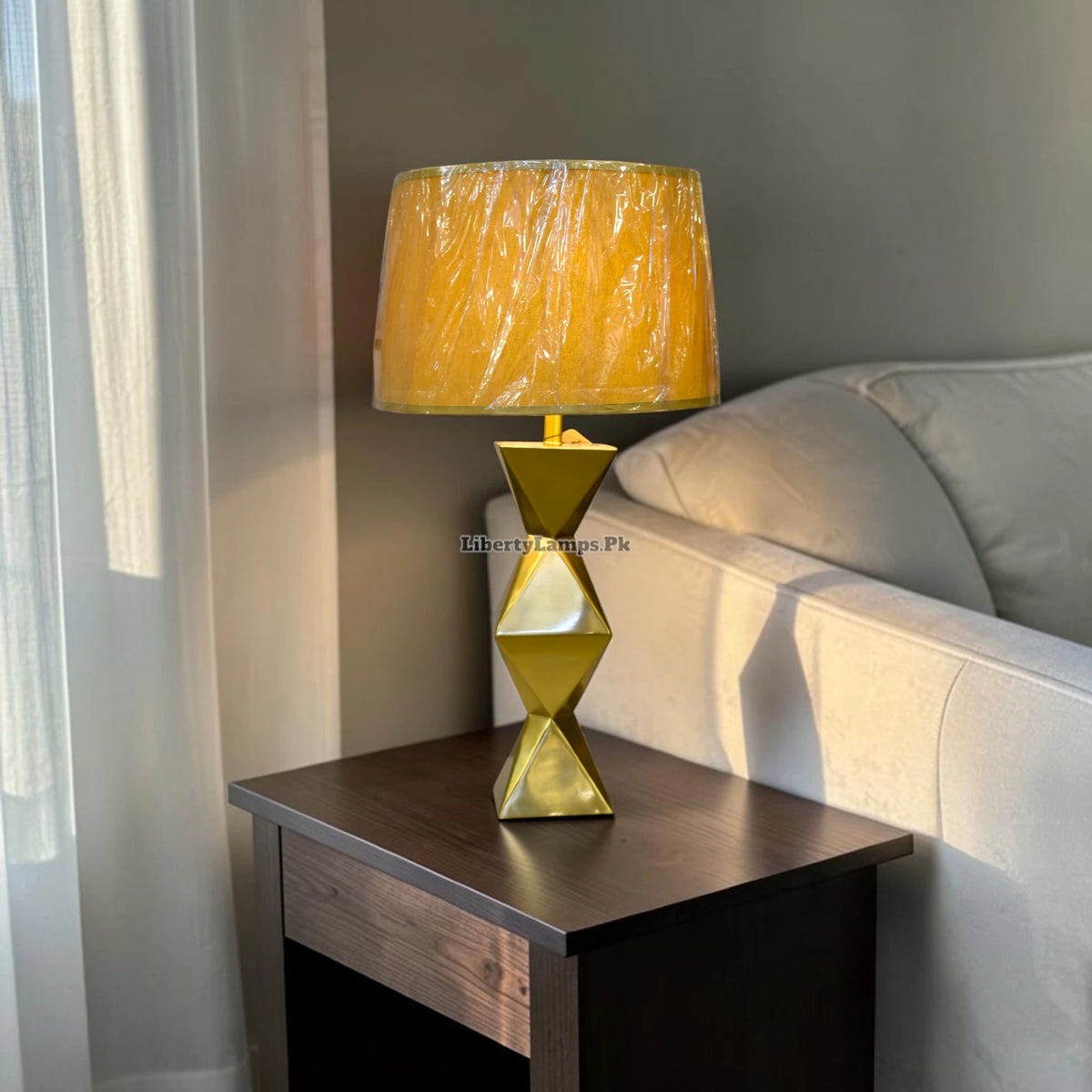 Metal Prestige – Contemporary Metal Table Lamp Pair