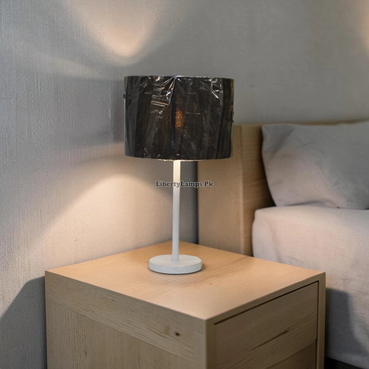 White Metal Road – Elegant White Metal Table Lamp Pair