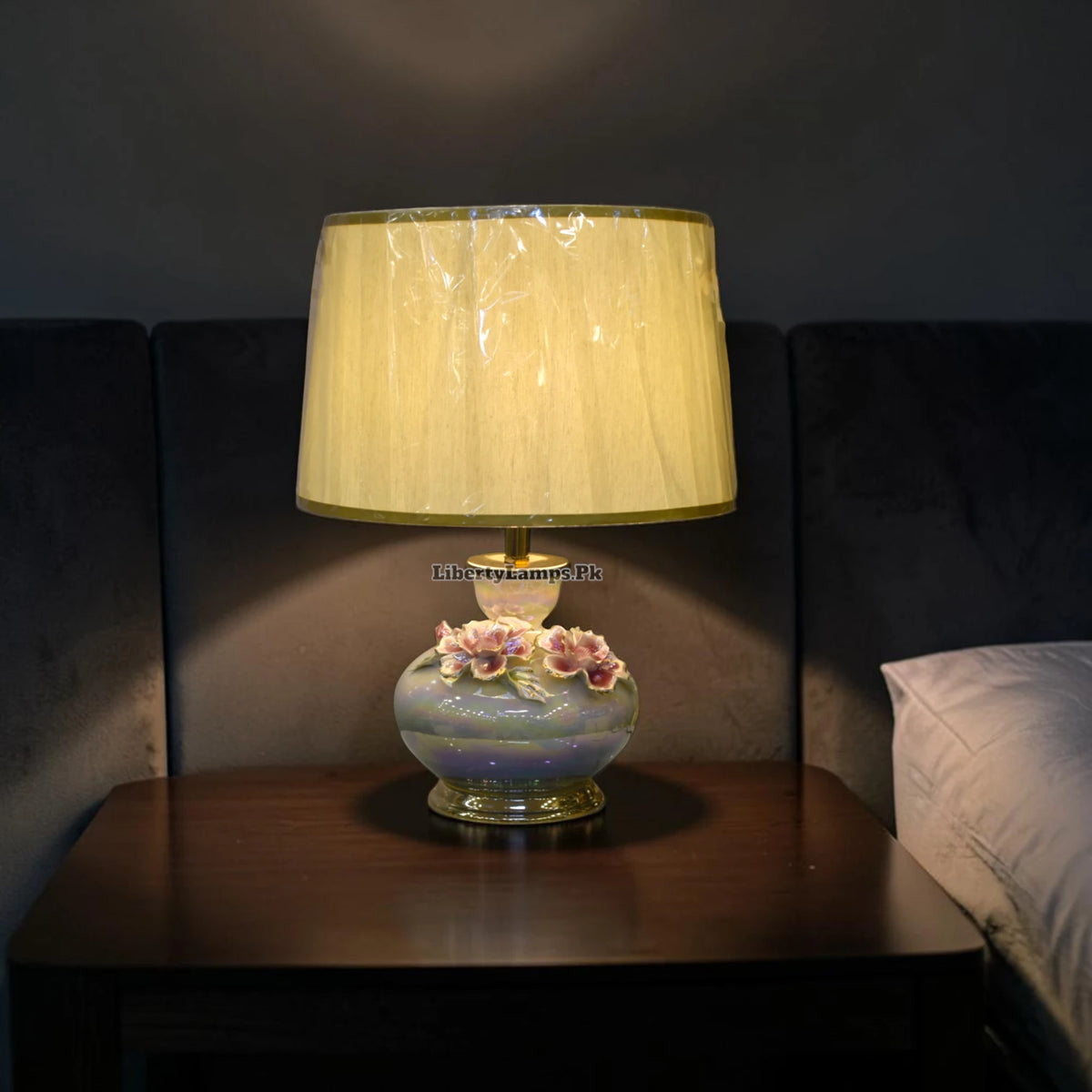 Italian Porcelain Elegance – Premium Italian Porcelain Table Lamp Pair