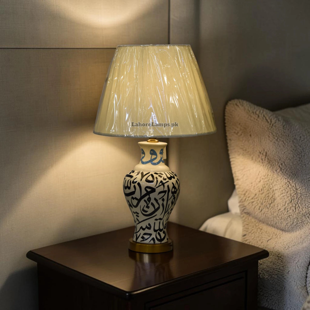 Calligraphy Heritage – Elegant Porcelain Table Lamp Pair