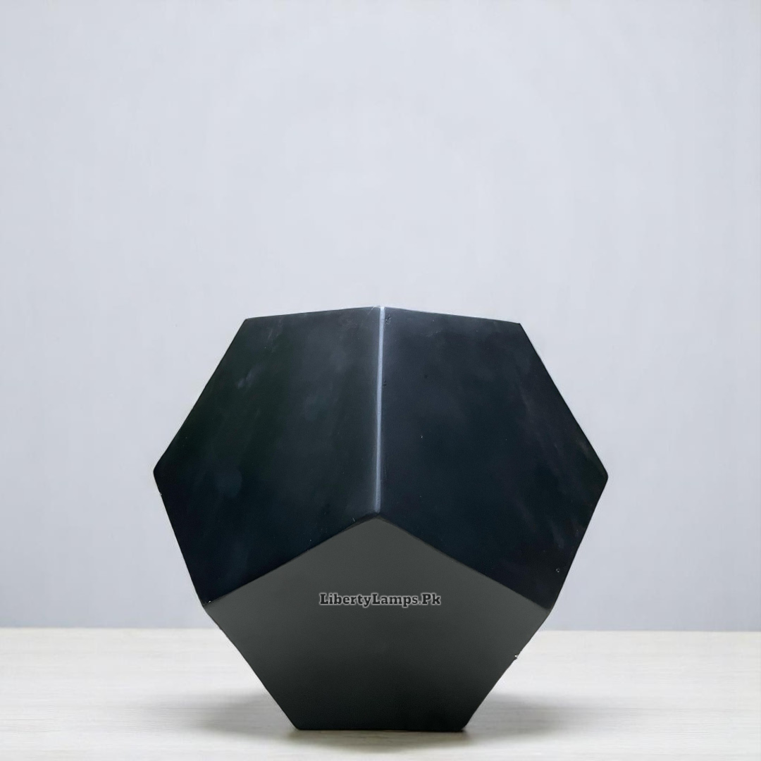🖤 Black Diamond Style Pot – Bold Modern Look (Height: 18 Inch)