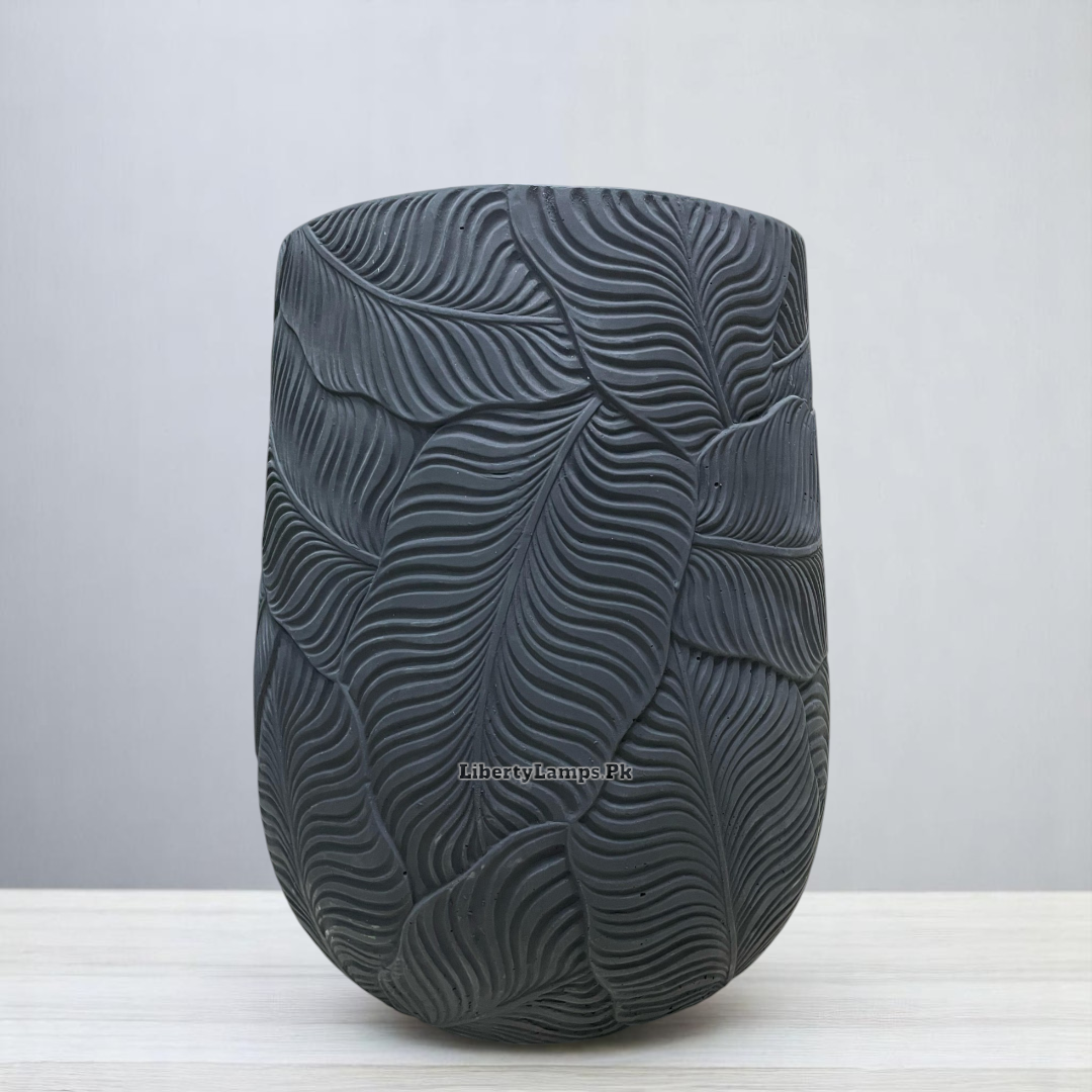 🍃 Rayzen Planter with Leaf Design (Height: 18 Inch)