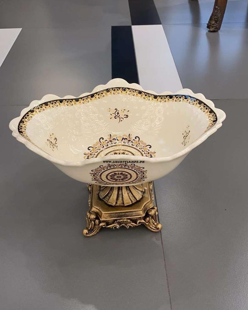 🍃 Graceful Bloom – Decorative Porcelain Bowl Accent