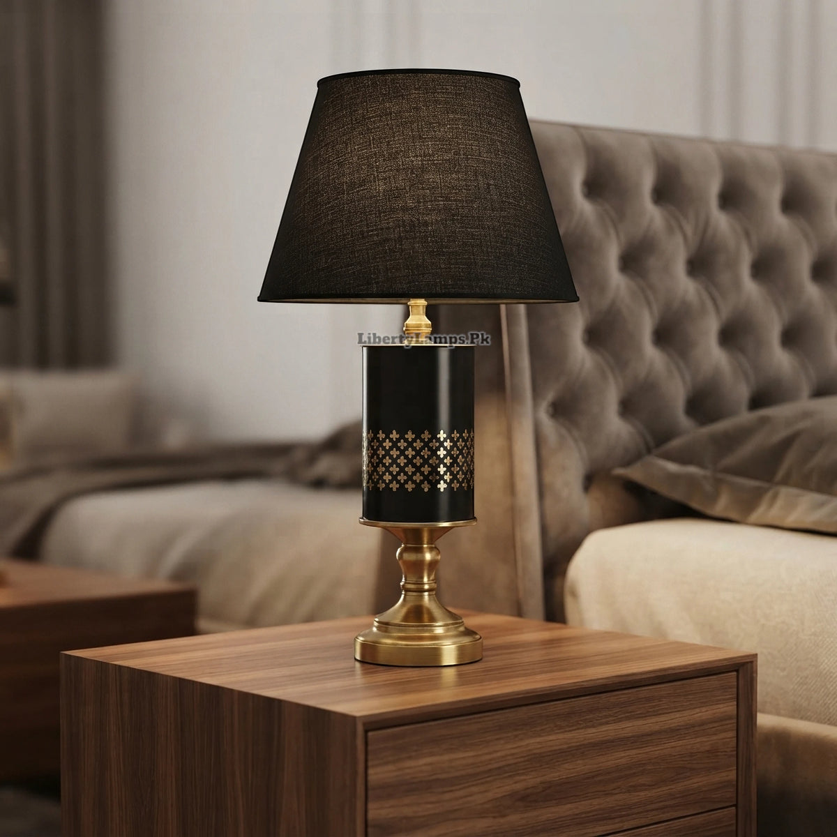 Metal Royale – Elegant Metal Table Lamp Pair