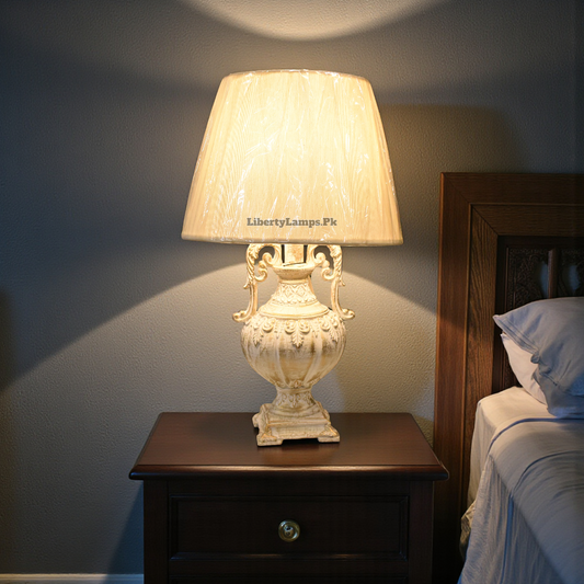 Classic Charm – Terracotta Table Lamp