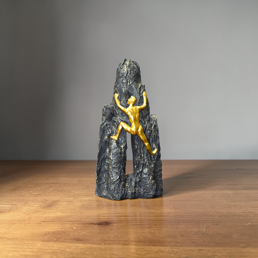 Midnight Summit™ – Black Mountain Statue
