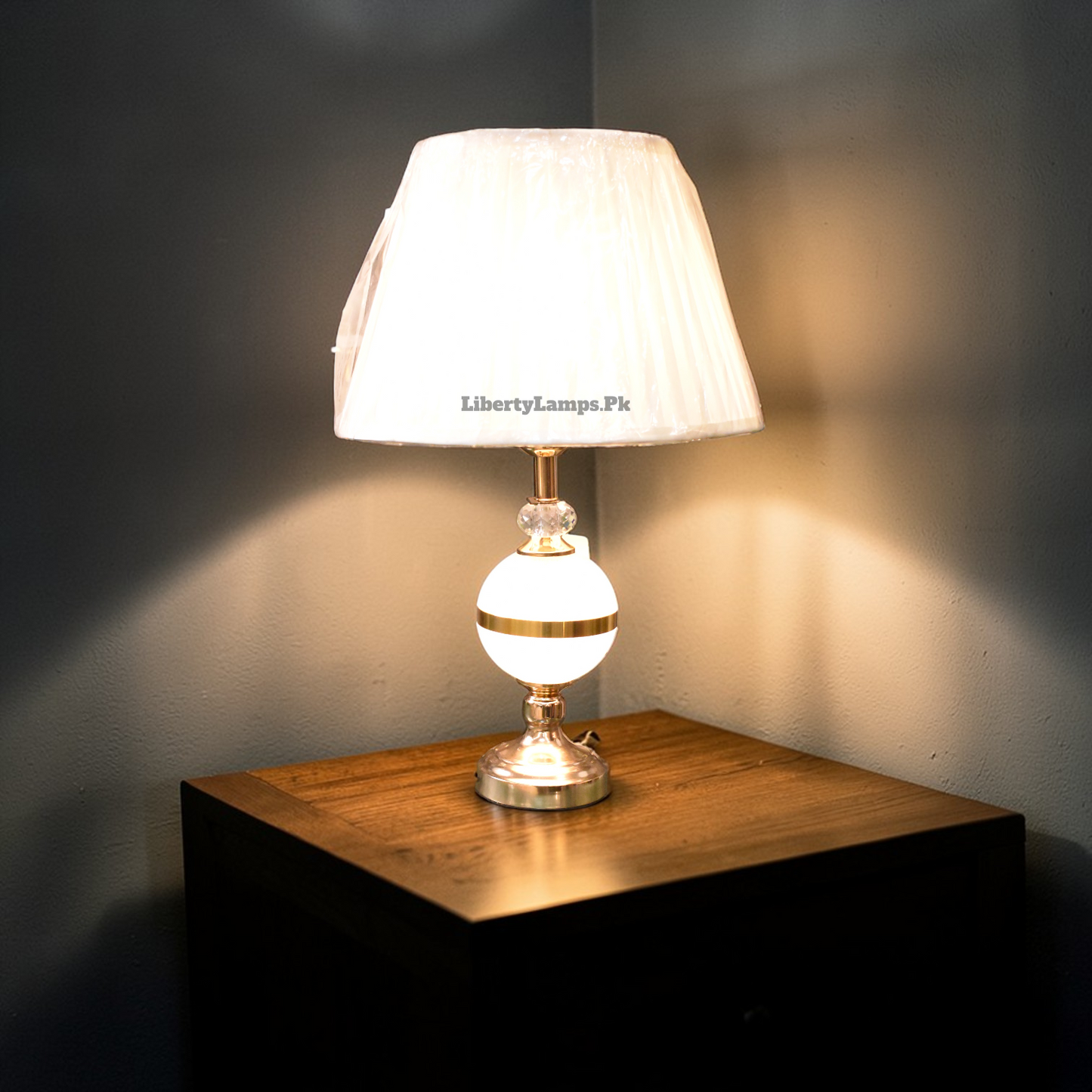 Crystal Glow™ – Acrylic Table Lamp Pair