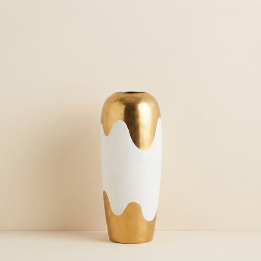 Classic Elegance™ – Porcelain Vase (10 Inch Height)