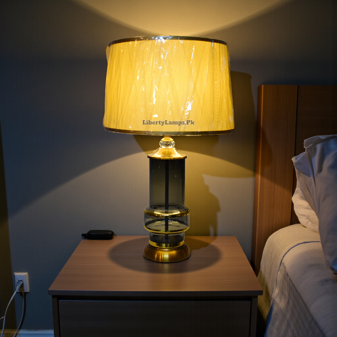 Elegant Glass Table Lamp – Refined Lighting Accent