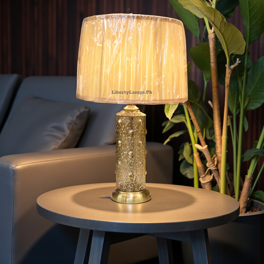 Elegant Glass Table Lamp – Refined Ambient Lighting