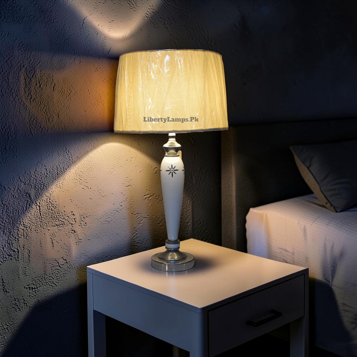 Ivory Prestige™ – Porcelain Lamp Pair