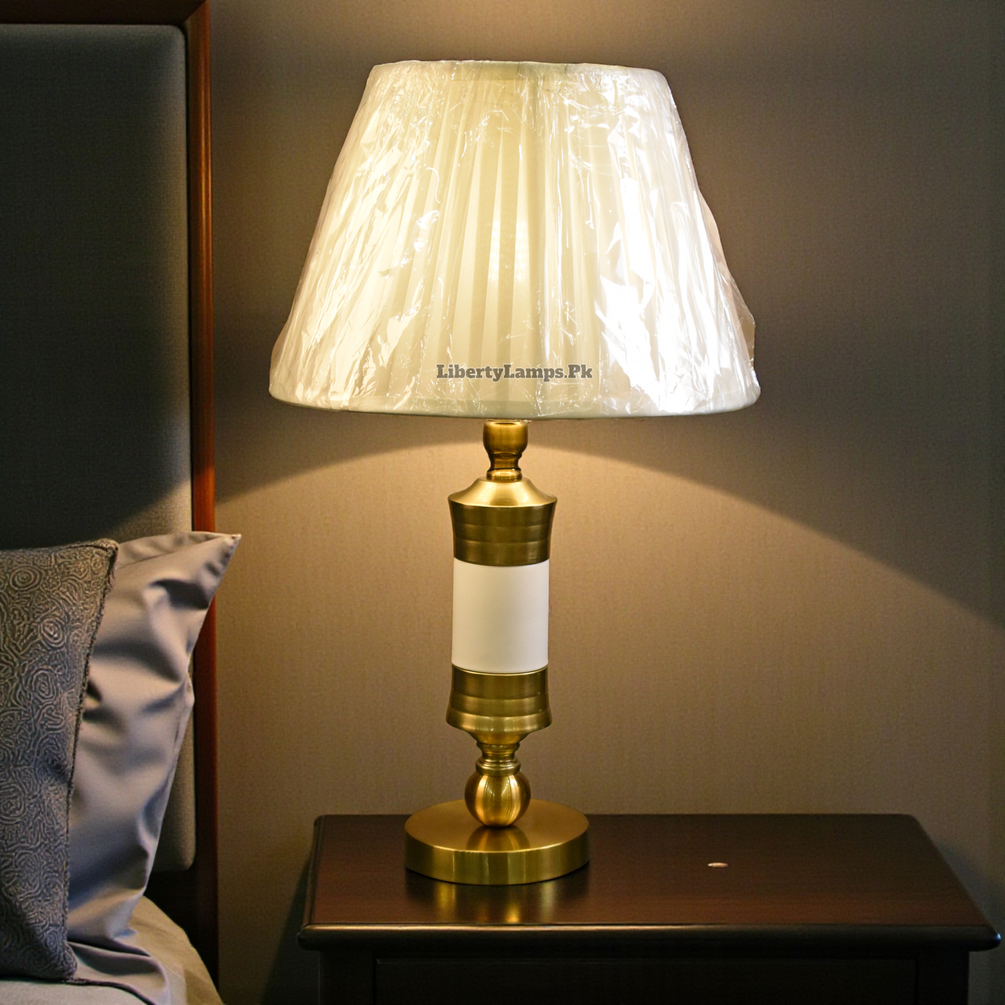 Auric Glow™ – Metal Gold-Colored Lamp Pair (21 Inch Height)