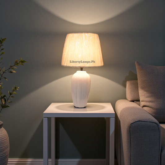 Porcelain Table Lamp – Compact Elegant Lighting