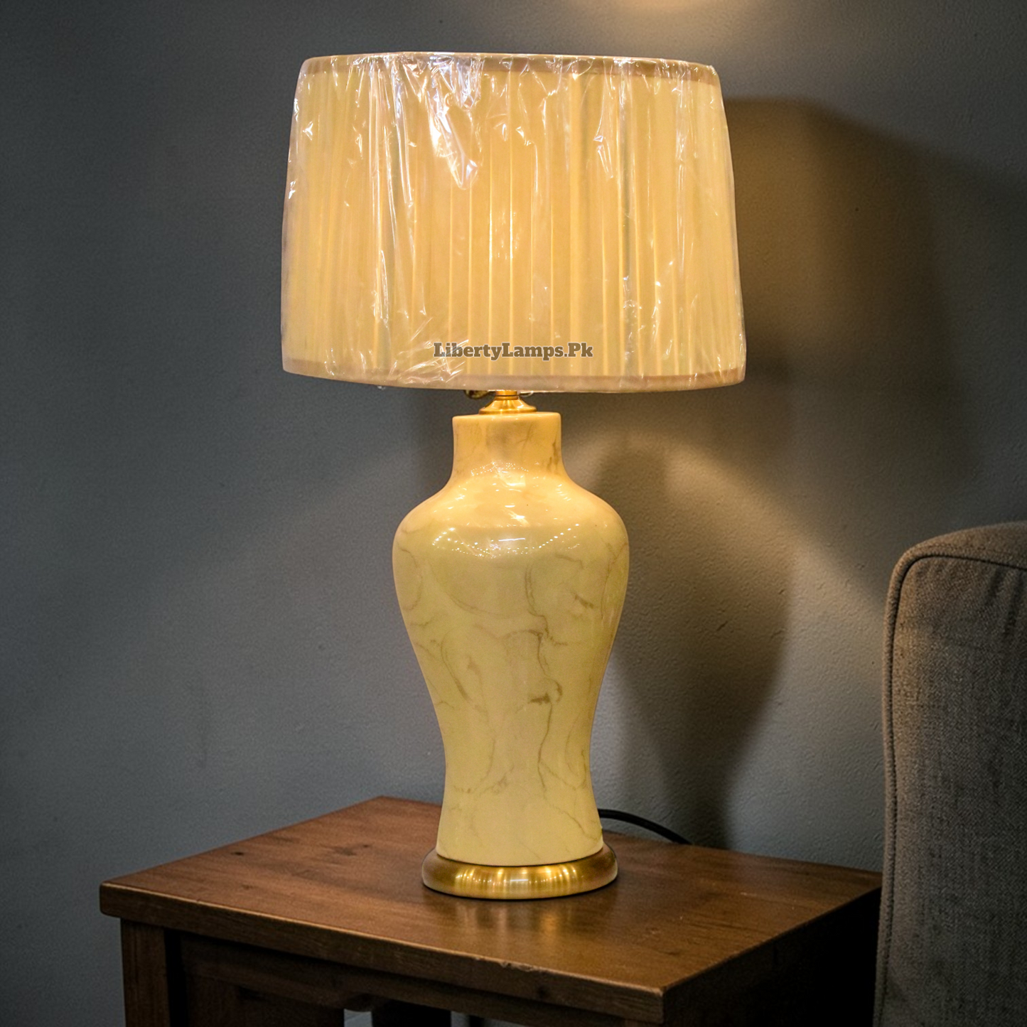 Soft Elegance™ – Cream Textured Ceramic Lamp Pair