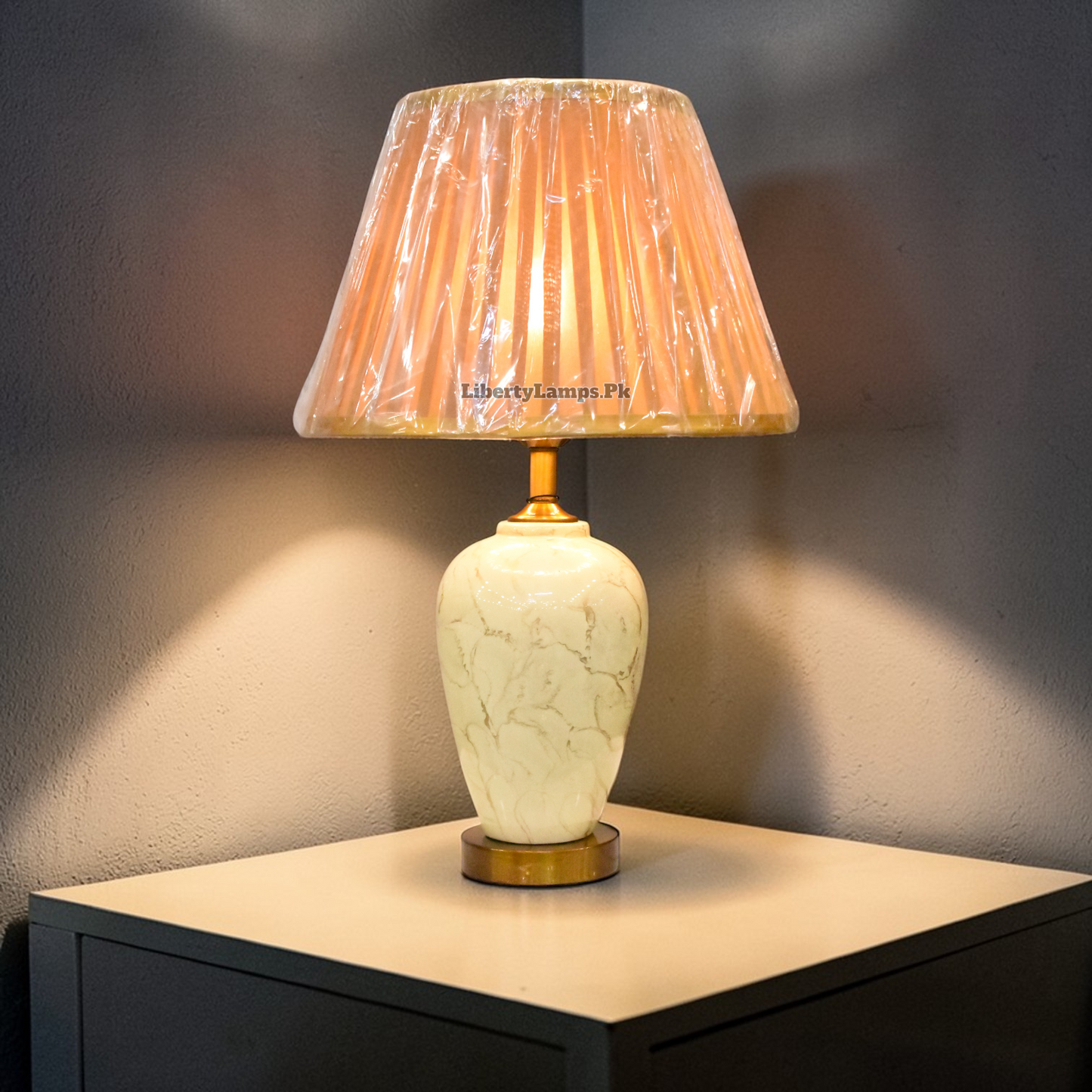 Ivory Glow™ – Cream Ceramic Lamp Pair