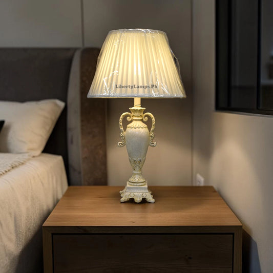 Resin Grandeur – Elegant Resin Table Lamp Pair