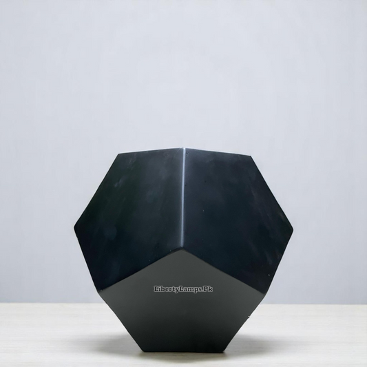🖤 Black Diamond Style Pot – Bold Modern Look (Height: 18 Inch)