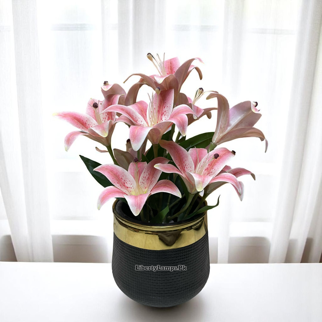 🌸 Lily Floral Arrangement in Matte Black Pot (Height: 12 Inch)