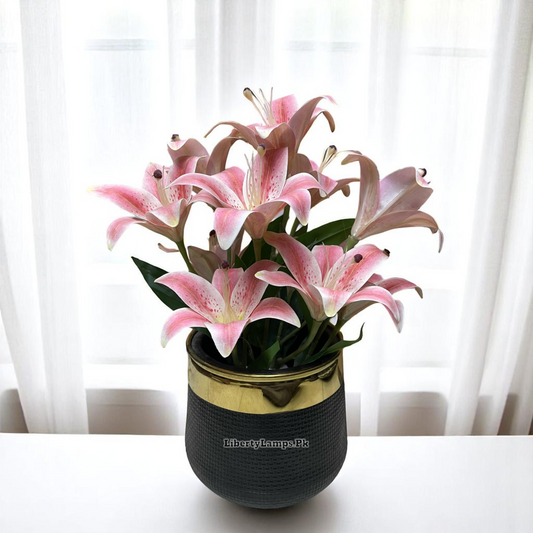 🌸 Lily Floral Arrangement in Matte Black Pot (Height: 12 Inch)