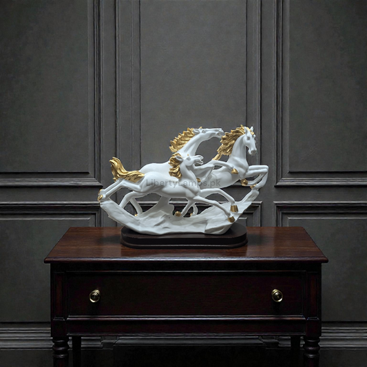 Horse Decoration Piece – Elegant Artistic Accent