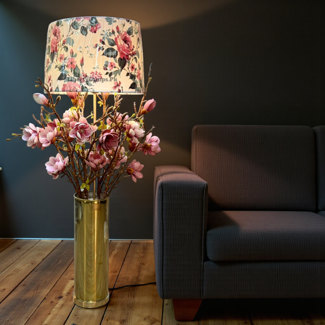 Blooming Glow – Custom Floor Lamp with Flower Arrangement